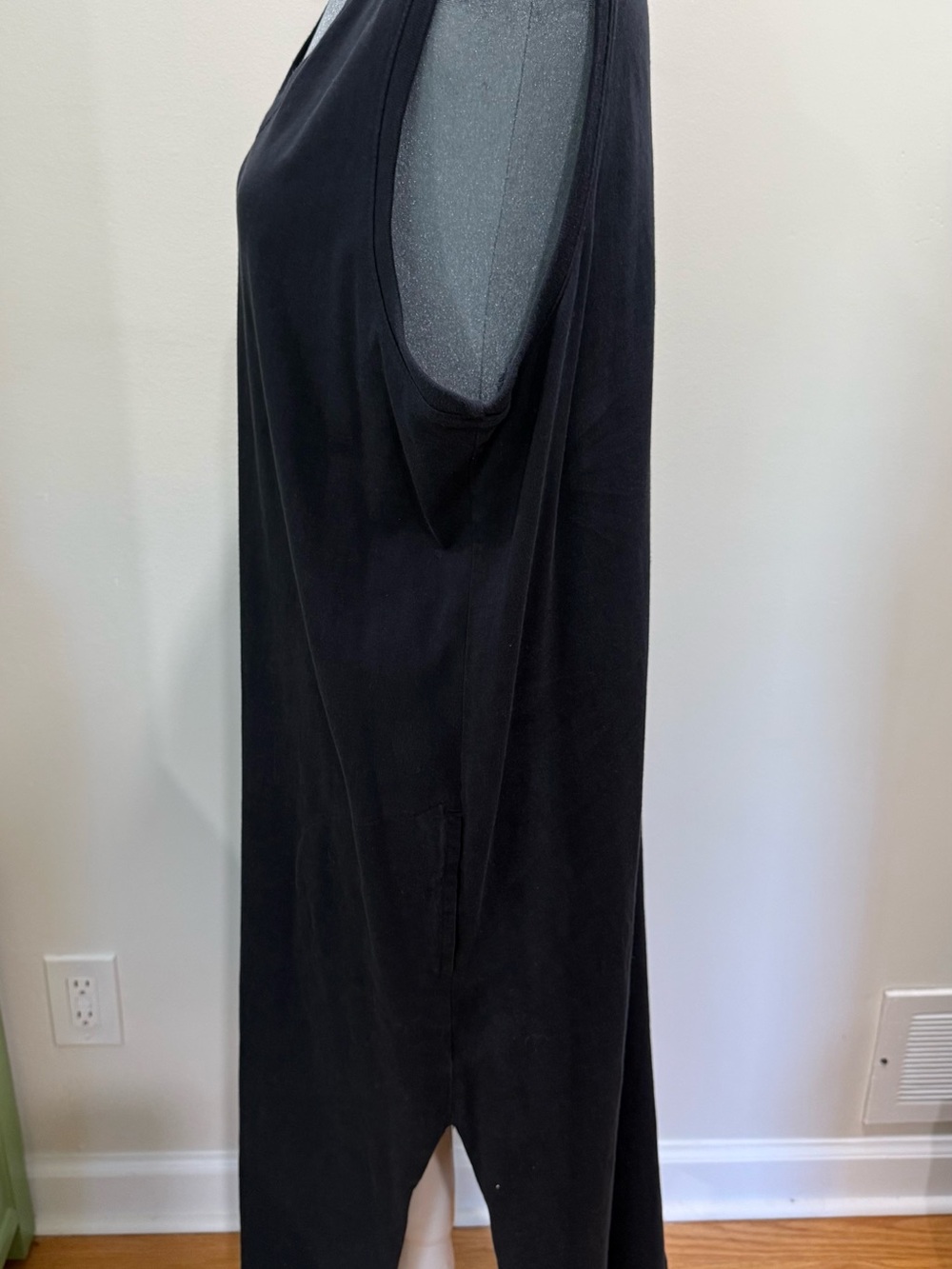 Lands' End Black V‑Neck Sleeveless Maxi Dress - Picture 4 of 10